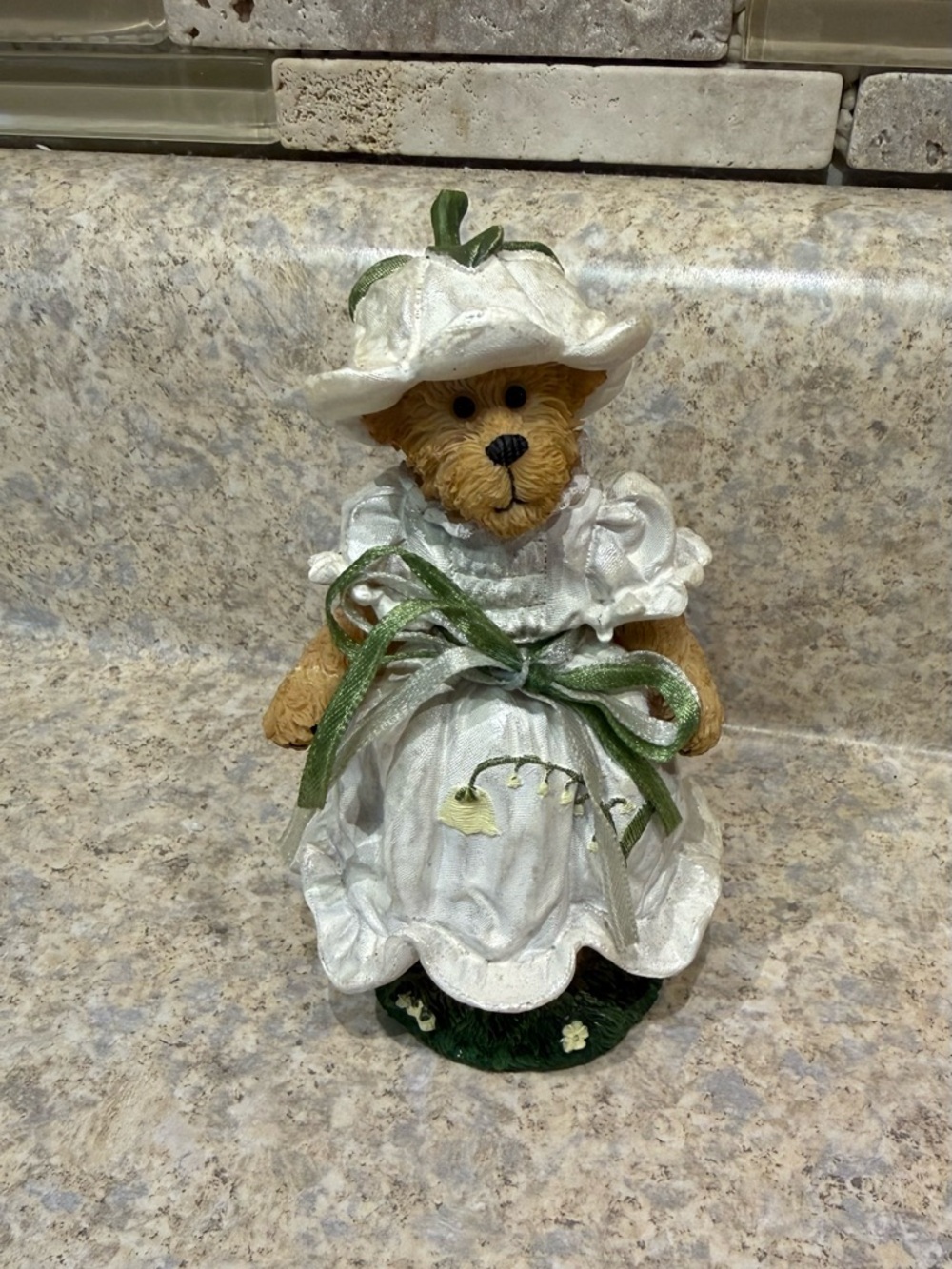 Boyd’s Bear of the Month “May Lily”